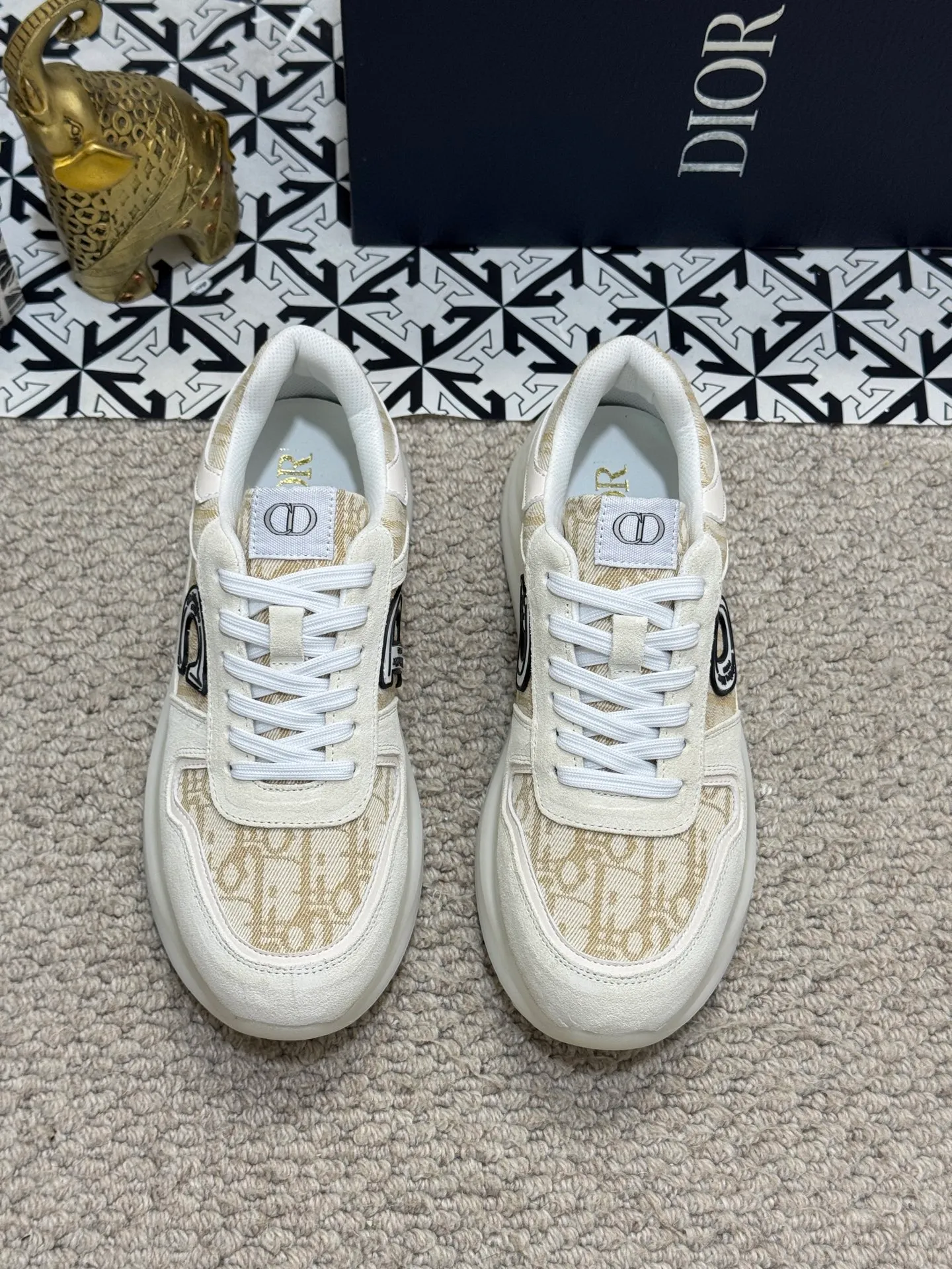 Men's men's shoes 💰440 [New model] 🐞🐞Top original - Dior 🆕 Low-top B02 casual sports shoes, carefully made of first-layer cowhide with canvas, comfortable and breathable ~ rubber soles, enhance style. Fashionable and versatile, it can complement any look. Featuring an exquisite design that is uniquely dynamic and modern, this shoe is part of Dior's legacy and embodies modern elegance. Size: 38-44 (45 customized